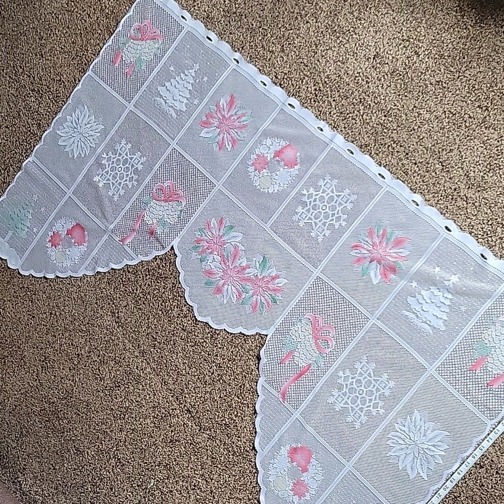 CHRISTMAS CURTAINS - Picture 11 of 12